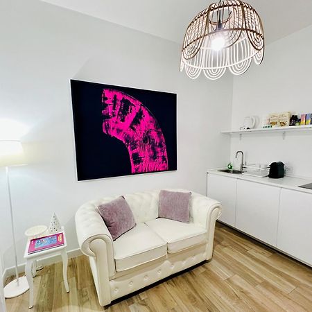 Bellhome 3 - Elegante Appartamento Nel Centro Di Барі Екстер'єр фото
