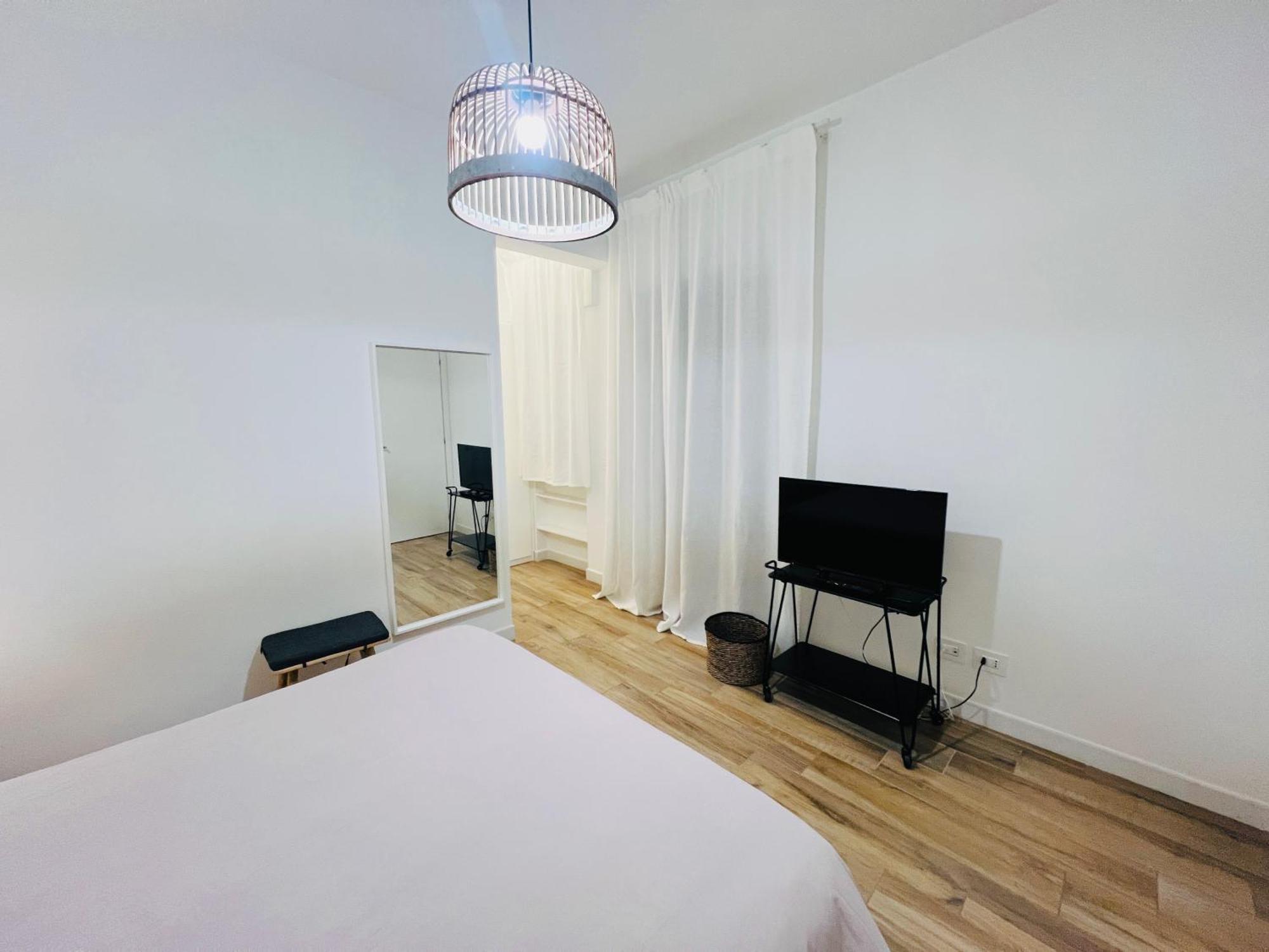 Bellhome 3 - Elegante Appartamento Nel Centro Di Барі Екстер'єр фото